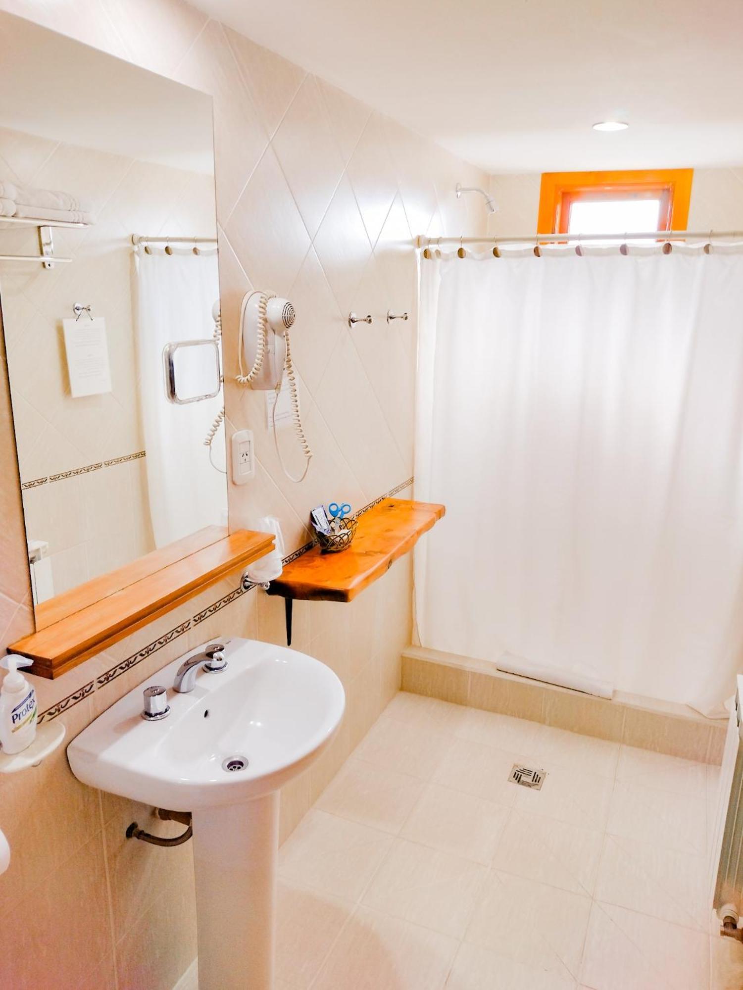 Hotel Y Cabanas Casa De Piedra Trevelín 外观 照片