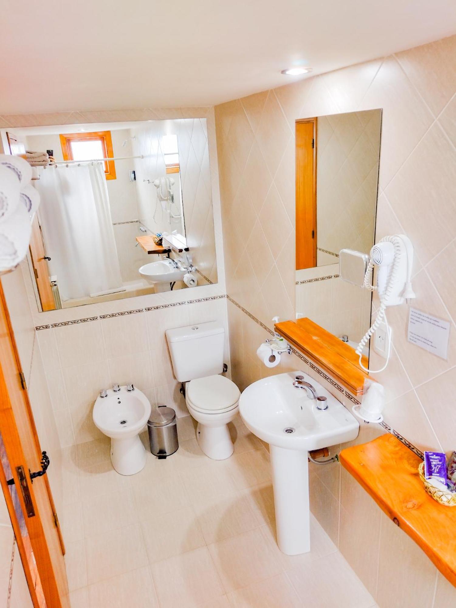 Hotel Y Cabanas Casa De Piedra Trevelín 外观 照片