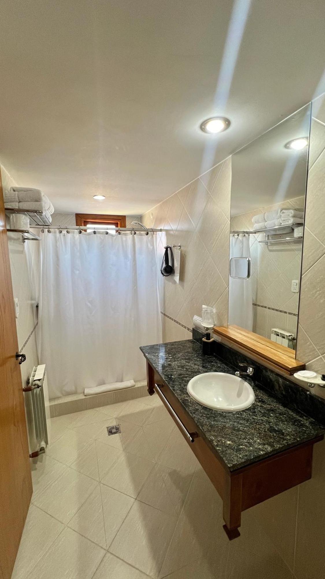 Hotel Y Cabanas Casa De Piedra Trevelín 外观 照片