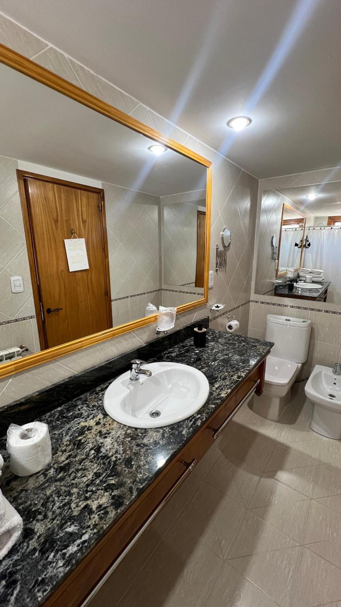 Hotel Y Cabanas Casa De Piedra Trevelín 外观 照片