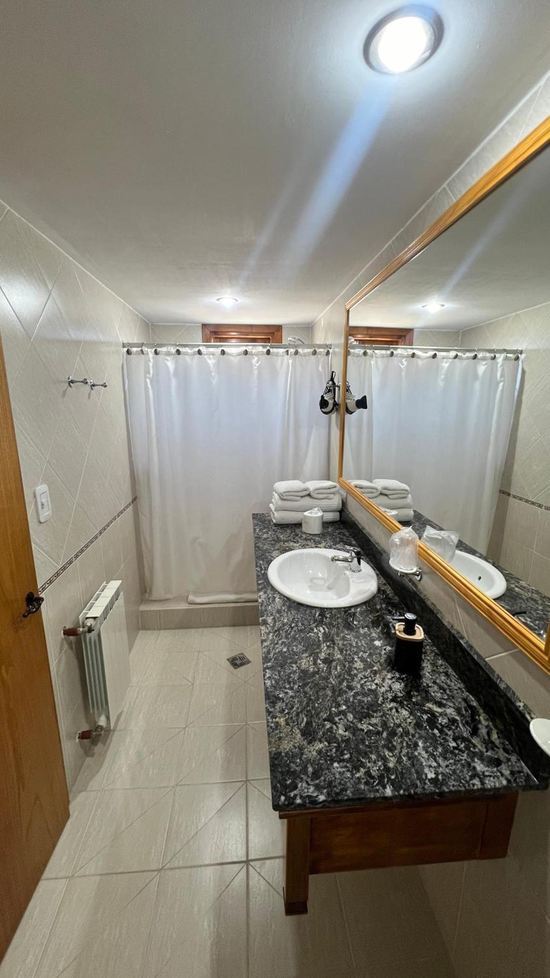 Hotel Y Cabanas Casa De Piedra Trevelín 外观 照片
